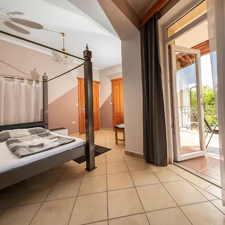 Villamerica 3* מישקולץ