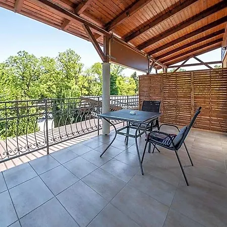Villamerica 3* מישקולץ