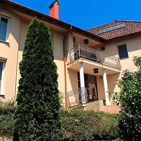 Villamerica Couette-café Miskolc